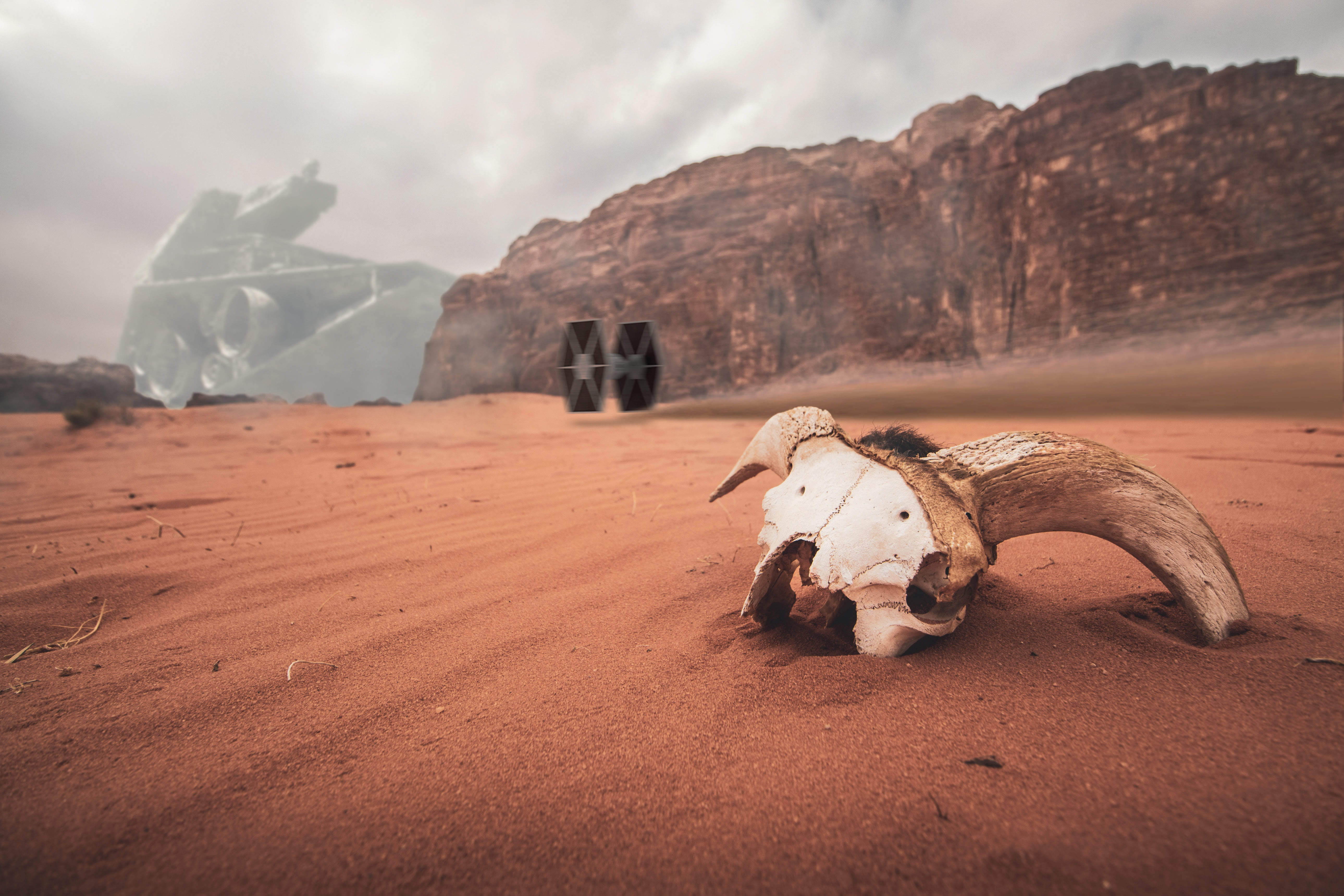 Integración de un destructor estelar y un Caza TIE 3D (con efecto de velocidad) en una imagen del desierto